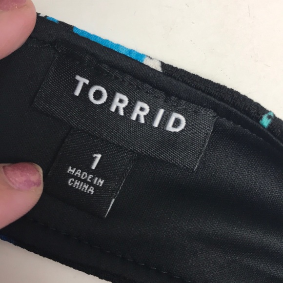 Sold TORRID 1X blue floral skater dress - Picture 7 of 8